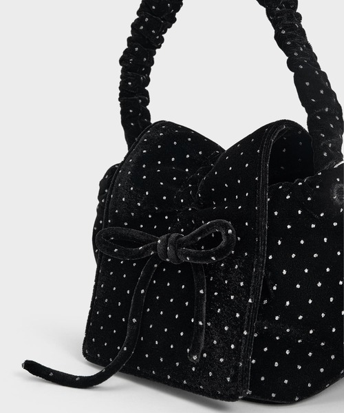 CHARLES & KEITH（チャールズ & キース）の「ベルベットボウ ルーシュドトップハンドルバッグ（ハンドバッグ・レディース・ブラック系その他2/ブラック/ダークブルー/ピンク・S）」の12枚目の写真