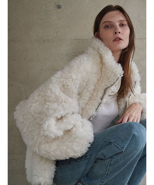 ELENDEEK（エレンディーク）の「クリンプエコファーブルゾン（ブルゾン・レディース・グレー/オフホワイト・FREE）」の3枚目の写真