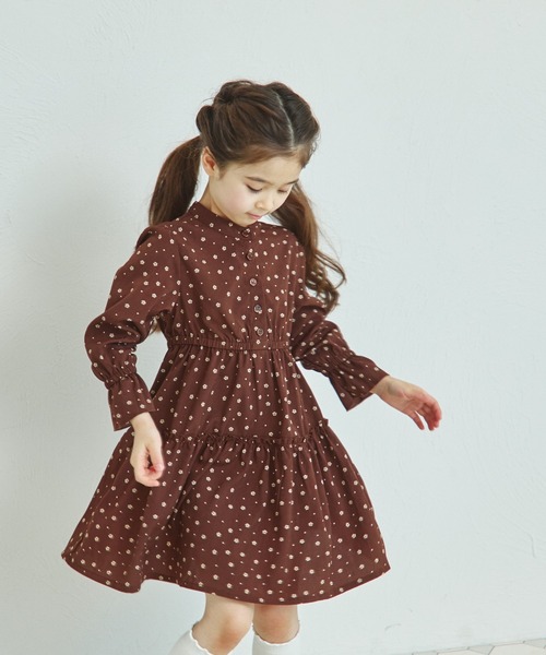 pairmanon(ペアマノン)の「【リンクコーデ】スタンドカラー ティアードワンピース(ワンピース・キッズ・ブラック/ブラウン系その他/ブラック系その他・100/110/120/130/140/150/90)」の1枚目の写真