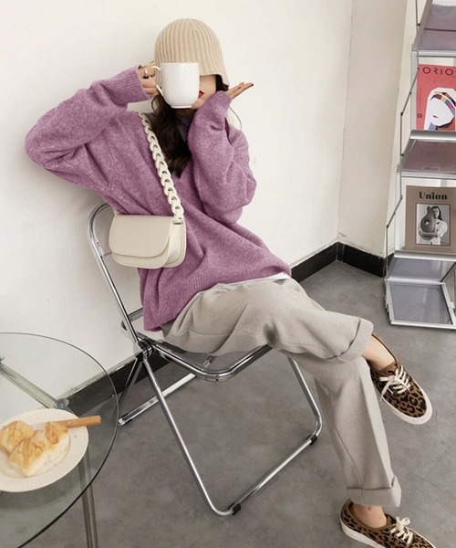 Girly Doll(ガーリードール)の「オーバーサイズニット(ニット/セーター・レディース・キャメル/ベージュ/ネイビー/パープル/イエロー/ブラック・F)」の19枚目の写真