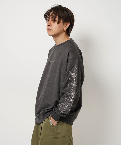 1111clothing（ワンフォークロージング）の「フラワー刺繍 カットスウェード トレーナー / Floral Embroidery Cut Suede Trainers（スウェット・メンズ・ブルー系/グレー系/チャコールグレー・M/L）」の5枚目の写真