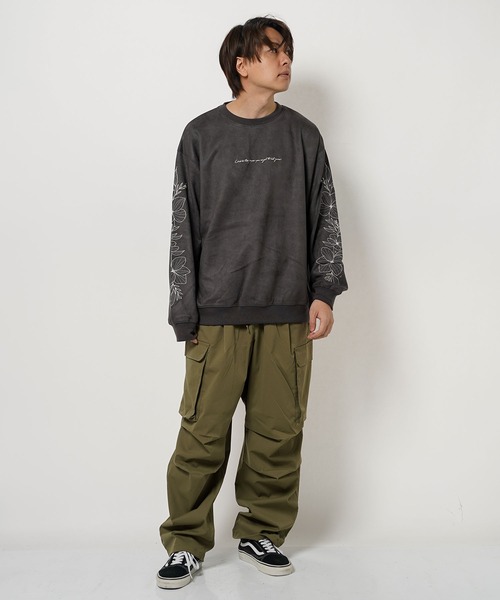 1111clothing（ワンフォークロージング）の「フラワー刺繍 カットスウェード トレーナー / Floral Embroidery Cut Suede Trainers（スウェット・メンズ・ブルー系/グレー系/チャコールグレー・M/L）」の6枚目の写真