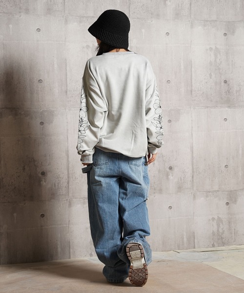 1111clothing（ワンフォークロージング）の「フラワー刺繍 カットスウェード トレーナー / Floral Embroidery Cut Suede Trainers（スウェット・メンズ・ブルー系/グレー系/チャコールグレー・M/L）」の14枚目の写真