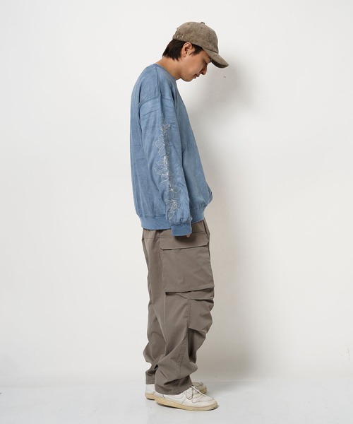 1111clothing（ワンフォークロージング）の「フラワー刺繍 カットスウェード トレーナー / Floral Embroidery Cut Suede Trainers（スウェット・メンズ・ブルー系/グレー系/チャコールグレー・M/L）」の21枚目の写真