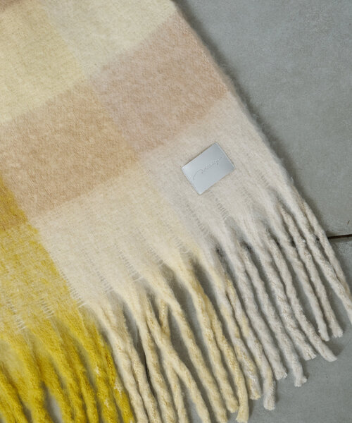 Actually（アクチュアリー）の「ブークレブロックチェックストール（ストール/ショール・レディース・ブルー/イエロー・フリー）」の18枚目の写真