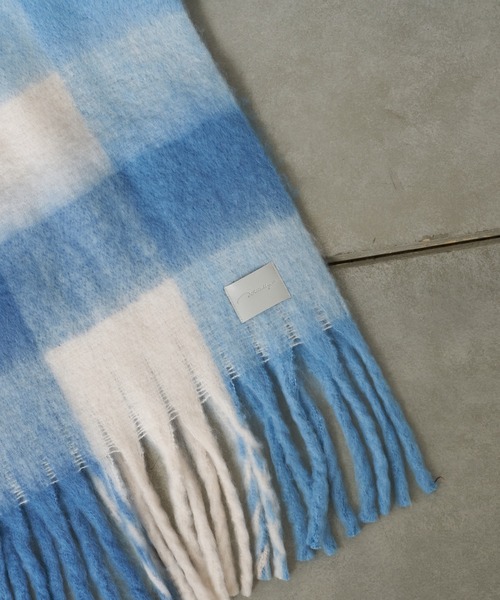 Actually（アクチュアリー）の「ブークレブロックチェックストール（ストール/ショール・レディース・ブルー/イエロー・フリー）」の7枚目の写真