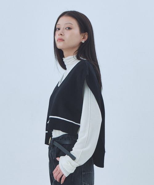 UNITED TOKYO(ユナイテッドトウキョウ)の「バックロングラインニットベスト|レイヤード/春服(ベスト・レディース・ブルー/ブラック/ブラウン・FREE)」の8枚目の写真