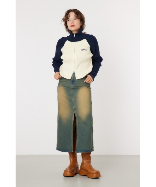 RODEO CROWNS WIDE BOWL（ロデオクラウンズワイドボウル）の「フロントスリットデニムスカート（デニムスカート・レディース・ブラック/ブルー・SMALL/MEDIUM）」の5枚目の写真