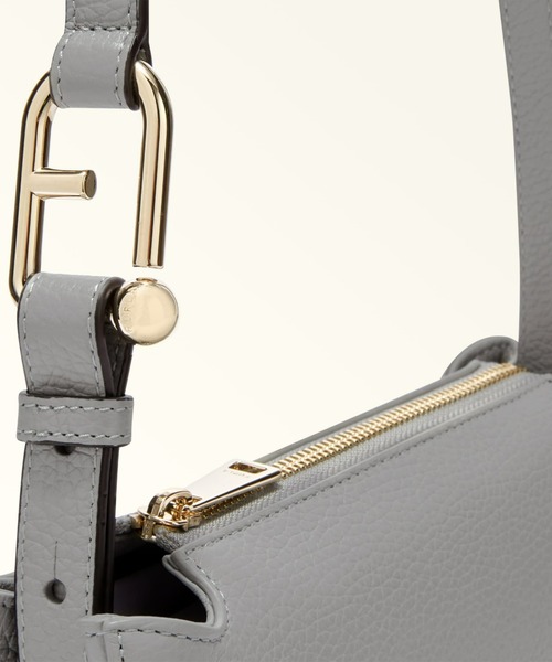 FURLA（フルラ）の「フルラ ヌヴォラ クロスボディバッグ S（ショルダーバッグ・レディース・ライトオリーブ/ダークグレー/ブラック/ライトブルー/コーラル/ライトホワイト/フューシャピンク/グレイッシュブルー/グレイッシュベージュ・ONE SIZE）」の20枚目の写真