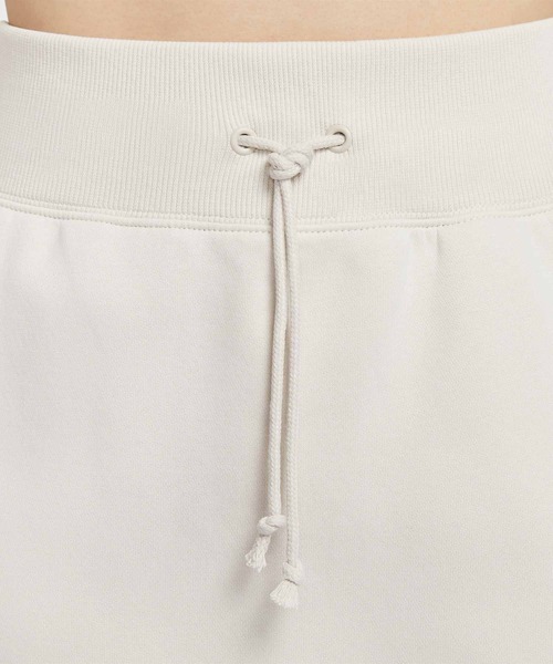 NIKE（ナイキ）の「ナイキ スポーツウェア フェニックス フリース ウィメンズ スリム ミニ スカート / Nike Sportswear Phoenix Fleece Women's Slim Mini Skirt FV6319-104 Light Orewood Brown（スカート・レディース・ブラウン系その他・S/M/L/XL/XS）」の9枚目の写真