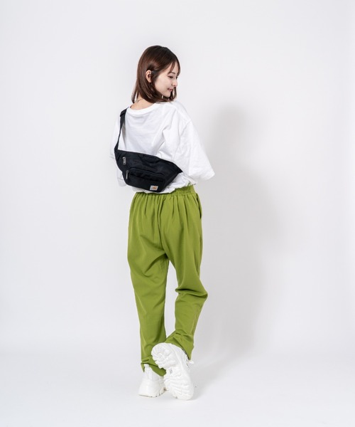 Carhartt(カーハート)の「【CARHARTT】ボディバッグ ウエストバッグ(ボディバッグ/ウエストポーチ・メンズ・ブラウン/グリーン系カモフラージュ/ブラック/ベージュ/チャコールグレー・FREE)」の15枚目の写真