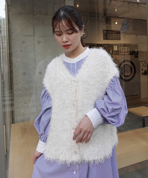 CORNERS(コーナーズ)の「シャギーVネックベスト(ベスト・レディース・アイボリー・M)」の2枚目の写真