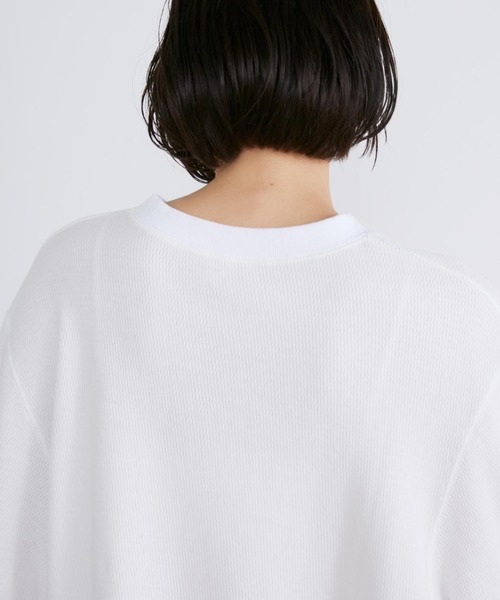 YVON（イヴォン）の「サーマルギャザースリーブプルオーバー（Tシャツ/カットソー・レディース・オフホワイト/ネイビー・9号）」の11枚目の写真