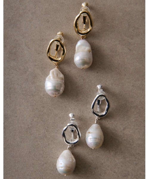 emmi(エミ)の「バロックパールイヤリング(イヤリング・レディース・ゴールド/シルバー・FREE)」の13枚目の写真