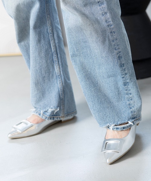 attagirl（アタガール）の「スクエアバックルフラットシューズ（パンプス・レディース・シルバー/アイボリー/ブラック/ベージュ/ガンメタ/ブラック系その他・24.5cm/24.0cm/23.5cm/23.0cm/22.5cm/22.0cm/25.5cm/25.0cm）」の5枚目の写真