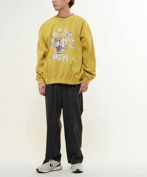 CONVERSE TOKYO（コンバーストウキョウ）の「PIGMENT DYE JAGUAR CONSTELLATION SWEAT（スウェット・レディース・ブラック/杢グレー/イエロー・SMALL/MEDIUM）」の6枚目の写真