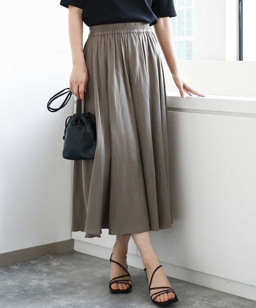 MK MICHEL KLEIN（エムケーミッシェルクラン）の「サテンガウチョパンツ/接触冷感/洗える（その他パンツ・レディース・ブルー/ライトグレー/ネイビー/ラベンダー/ダークグレー/ライトブラウン/カーキ/ミント/ライトブルー/ダークカーキ/ダークネイビー/カリビアンブルー/ベージュ/モカ/ピンク/ブルーグリーン/ライトベージュ・38）」の7枚目の写真