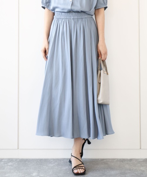 MK MICHEL KLEIN（エムケーミッシェルクラン）の「サテンガウチョパンツ/接触冷感/洗える（その他パンツ・レディース・ブルー/ライトグレー/ネイビー/ラベンダー/ダークグレー/ライトブラウン/カーキ/ミント/ライトブルー/ダークカーキ/ダークネイビー/カリビアンブルー/ベージュ/モカ/ピンク/ブルーグリーン/ライトベージュ・38）」の13枚目の写真