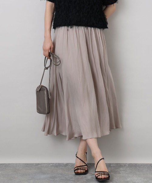 MK MICHEL KLEIN（エムケーミッシェルクラン）の「サテンガウチョパンツ/接触冷感/洗える（その他パンツ・レディース・ブルー/ライトグレー/ネイビー/ラベンダー/ダークグレー/ライトブラウン/カーキ/ミント/ライトブルー/ダークカーキ/ダークネイビー/カリビアンブルー/ベージュ/モカ/ピンク/ブルーグリーン/ライトベージュ・38）」の6枚目の写真