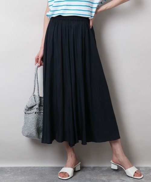 MK MICHEL KLEIN（エムケーミッシェルクラン）の「サテンガウチョパンツ/接触冷感/洗える（その他パンツ・レディース・ブルー/ライトグレー/ネイビー/ラベンダー/ダークグレー/ライトブラウン/カーキ/ミント/ライトブルー/ダークカーキ/ダークネイビー/カリビアンブルー/ベージュ/モカ/ピンク/ブルーグリーン/ライトベージュ・38）」の15枚目の写真