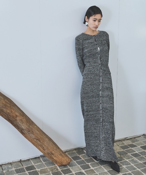 AIC.（エーアイシー）の「メランジニットロングスカート（スカート・レディース・イエロー/グレー/ブルー・MEDIUM/MT）」の16枚目の写真