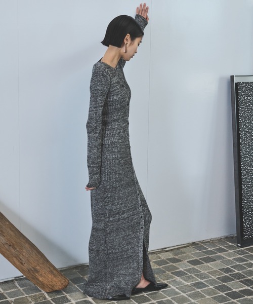 AIC.（エーアイシー）の「メランジニットロングスカート（スカート・レディース・イエロー/グレー/ブルー・MEDIUM/MT）」の17枚目の写真