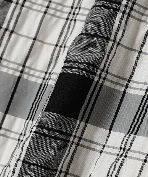 Ray BEAMS（レイビームス）の「チェック ティアード キャミ ワンピース（ワンピース・レディース・グリーン/ホワイト×ブラック・ONE SIZE）」の3枚目の写真