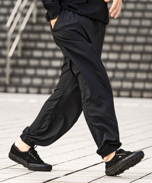 +phenix（プラスフェニックス）の「+phenix(プラスフェニックス)WASHER PANTS ワッシャー素材 アウトドア ナイロンパンツ ロングパンツ(軽量 / 撥水加工)（その他パンツ・メンズ・ワンウォッシュ/カーキ/ブラック・XL/L/M/S）」の6枚目の写真