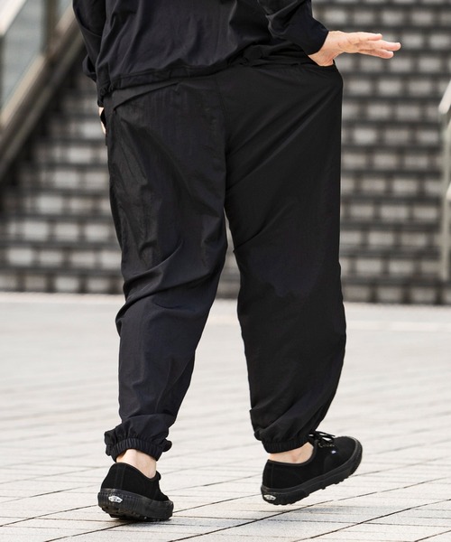 +phenix（プラスフェニックス）の「+phenix(プラスフェニックス)WASHER PANTS ワッシャー素材 アウトドア ナイロンパンツ ロングパンツ(軽量 / 撥水加工)（その他パンツ・メンズ・ワンウォッシュ/カーキ/ブラック・XL/L/M/S）」の7枚目の写真