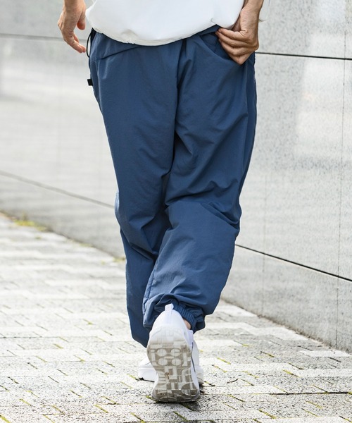 +phenix（プラスフェニックス）の「+phenix(プラスフェニックス)WASHER PANTS ワッシャー素材 アウトドア ナイロンパンツ ロングパンツ(軽量 / 撥水加工)（その他パンツ・メンズ・ワンウォッシュ/カーキ/ブラック・XL/L/M/S）」の17枚目の写真
