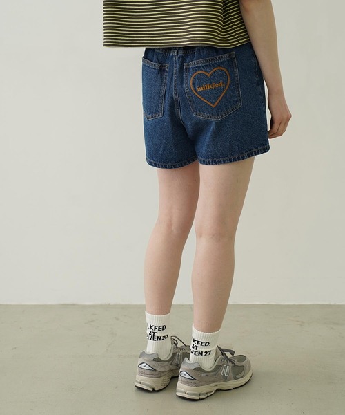 MILKFED.（ミルクフェド）の「COOPER HEART DENIM SHORT PANTS（デニムパンツ・レディース・ライトインディゴブルー/ブラック・M/S）」の15枚目の写真