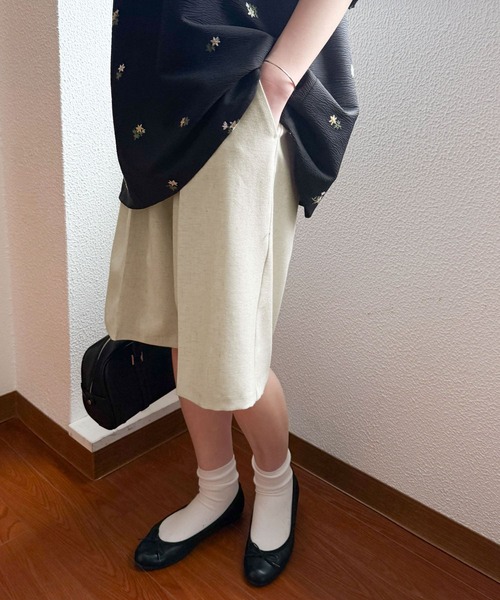 URBAN RESEARCH DOORS（アーバンリサーチドアーズ）の「『セットアップ対応』 ワンタックハーフパンツ（その他パンツ・レディース・ナチュラル/グレー・MEDIUM）」の4枚目の写真