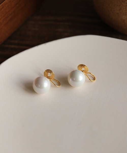 blackdia ocean(ブラックダイヤオーシャン)の「blackdia ocean ワンパールピアス/イヤリング(ピアス(両耳用)・レディース・ゴールド/ゴールド系その他・#10/#12/#8)」の4枚目の写真