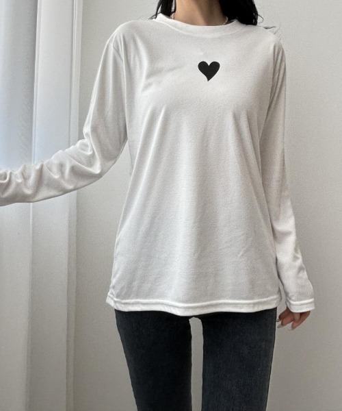 maison de LATIR(メゾンドラティール)の「ワンポイントハートトップス(Tシャツ/カットソー・レディース・ブラック/キャメル/ホワイト・ONESIZE)」の5枚目の写真