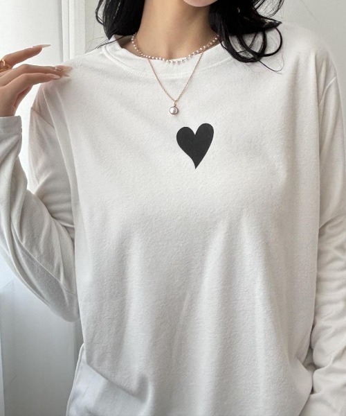 maison de LATIR(メゾンドラティール)の「ワンポイントハートトップス(Tシャツ/カットソー・レディース・ブラック/キャメル/ホワイト・ONESIZE)」の7枚目の写真