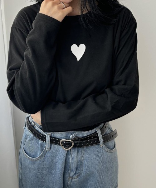 maison de LATIR(メゾンドラティール)の「ワンポイントハートトップス(Tシャツ/カットソー・レディース・ブラック/キャメル/ホワイト・ONESIZE)」の8枚目の写真
