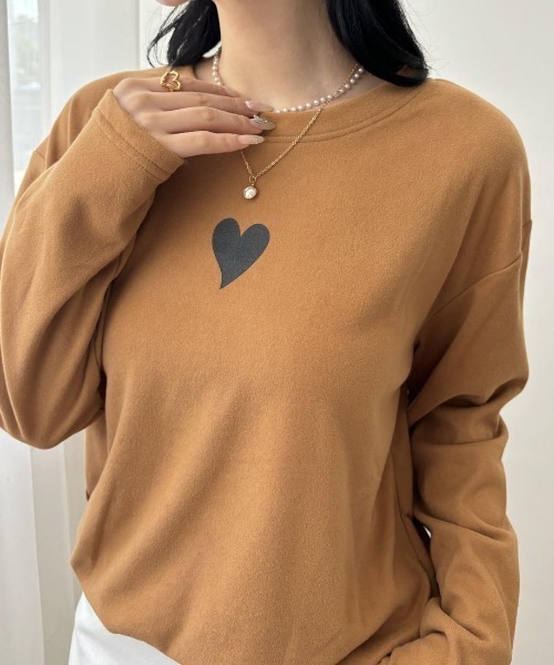 maison de LATIR(メゾンドラティール)の「ワンポイントハートトップス(Tシャツ/カットソー・レディース・ブラック/キャメル/ホワイト・ONESIZE)」の14枚目の写真