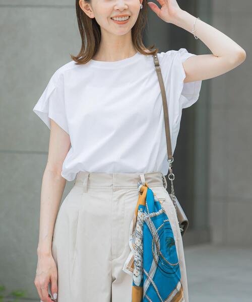 URBAN RESEARCH ROSSO WOMEN（アーバンリサーチ　ロッソ）の「タックスリーブクールタッチカットソー（Tシャツ/カットソー・レディース・ブラック/ホワイト/グリーン/レッド・FREE）」の2枚目の写真