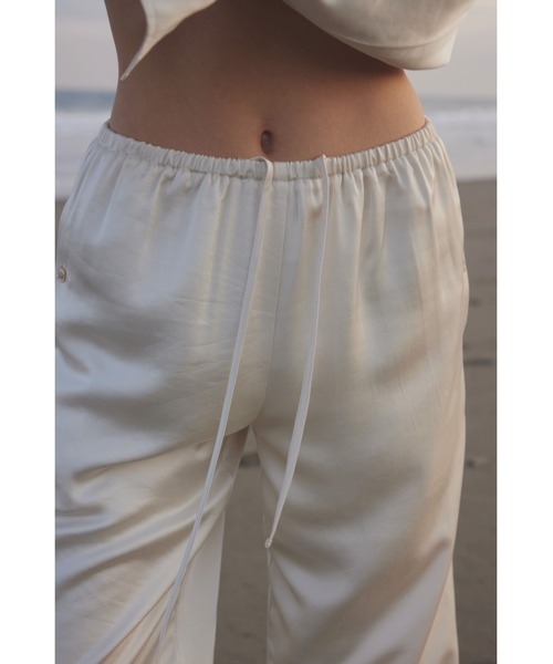 ALEXIA STAM(アリシアスタン)の「Satin Pants/ サテンパンツ(その他パンツ・レディース・アイボリー/ブラック・S/M)」の5枚目の写真
