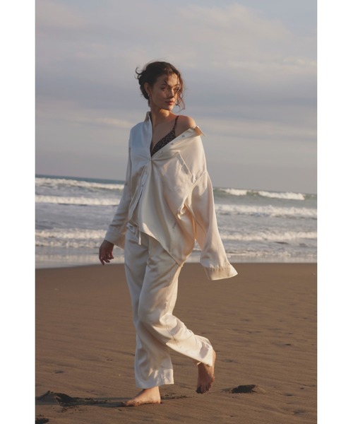 ALEXIA STAM(アリシアスタン)の「Satin Pants/ サテンパンツ(その他パンツ・レディース・アイボリー/ブラック・S/M)」の8枚目の写真