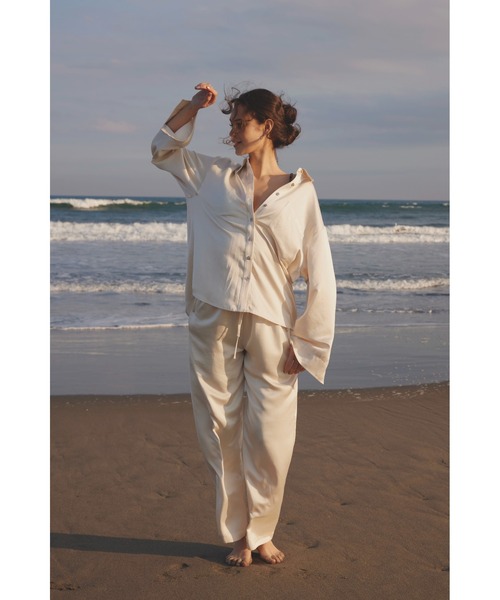 ALEXIA STAM(アリシアスタン)の「Satin Pants/ サテンパンツ(その他パンツ・レディース・アイボリー/ブラック・S/M)」の14枚目の写真