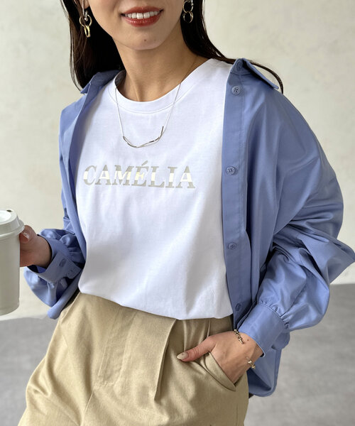 Chez toi（シェトワ）の「箔ラインロゴTシャツ（Tシャツ/カットソー・レディース・ブラック/グレイッシュベージュ/オリーブ/オフホワイト・FREE）」の2枚目の写真