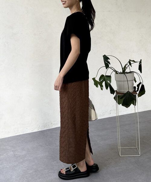 Chez toi（シェトワ）の「箔ラインロゴTシャツ（Tシャツ/カットソー・レディース・ブラック/グレイッシュベージュ/オリーブ/オフホワイト・FREE）」の8枚目の写真