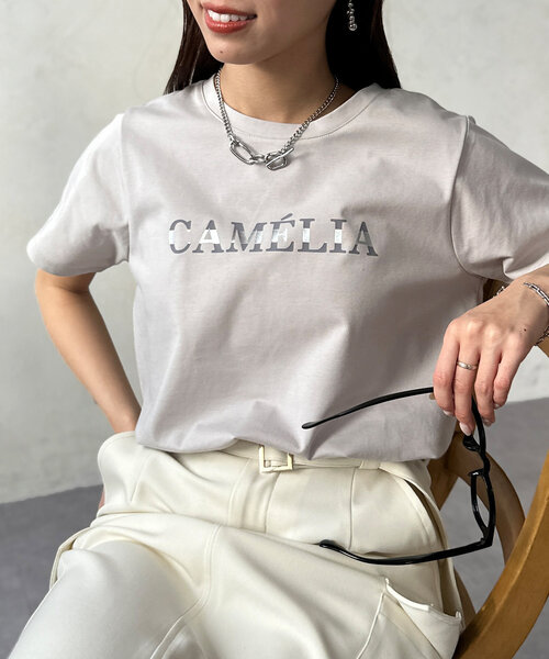 Chez toi（シェトワ）の「箔ラインロゴTシャツ（Tシャツ/カットソー・レディース・ブラック/グレイッシュベージュ/オリーブ/オフホワイト・FREE）」の5枚目の写真