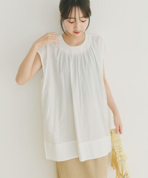 ITEMS URBANRESEARCH(アイテムズ アーバンリサーチ)の「サイドスリットフレンチブラウス(シャツ/ブラウス・レディース・ネイビー/オフホワイト/レッド系その他・FREE)」の2枚目の写真