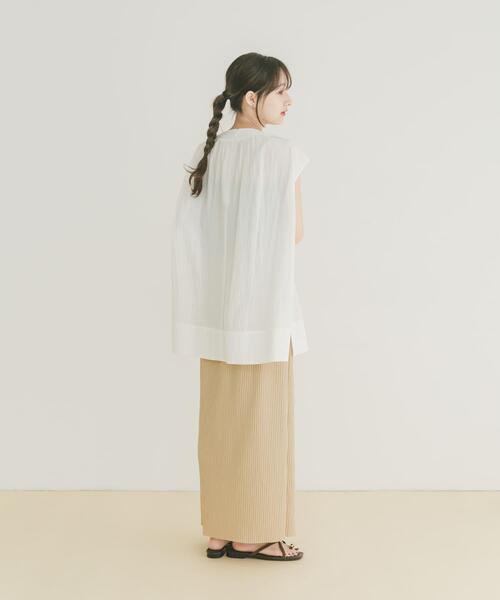 ITEMS URBANRESEARCH(アイテムズ アーバンリサーチ)の「サイドスリットフレンチブラウス(シャツ/ブラウス・レディース・ネイビー/オフホワイト/レッド系その他・FREE)」の19枚目の写真