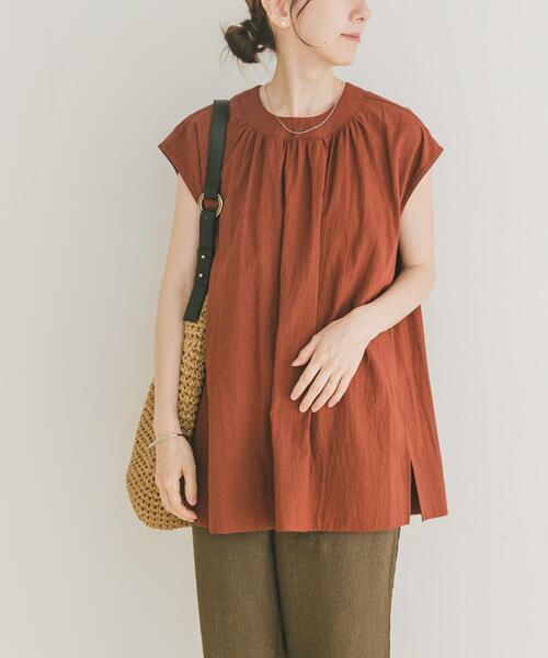 ITEMS URBANRESEARCH(アイテムズ アーバンリサーチ)の「サイドスリットフレンチブラウス(シャツ/ブラウス・レディース・ネイビー/オフホワイト/レッド系その他・FREE)」の9枚目の写真
