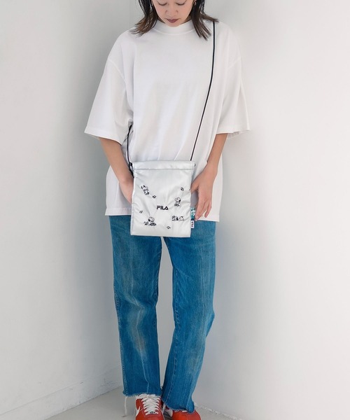 FILA(フィラ)の「【FILA/フィラ × PEANUTS/ピーナッツ】フロント刺繍 ドローストリングミニショルダーバッグ(ショルダーバッグ・レディース・シルバー/ブラック/ホワイト・FREE)」の17枚目の写真