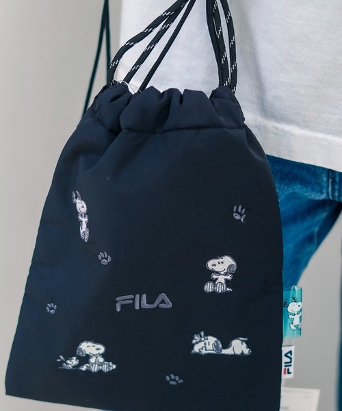 FILA(フィラ)の「【FILA/フィラ × PEANUTS/ピーナッツ】フロント刺繍 ドローストリングミニショルダーバッグ(ショルダーバッグ・レディース・シルバー/ブラック/ホワイト・FREE)」の16枚目の写真