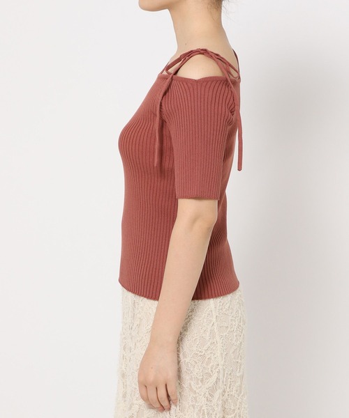 mysty woman(ミスティウーマン)の「アシメネックストリングプルオーバー 493903(ニット/セーター・レディース・ブラック/オフホワイト/ブラウン系その他・FREE)」の7枚目の写真